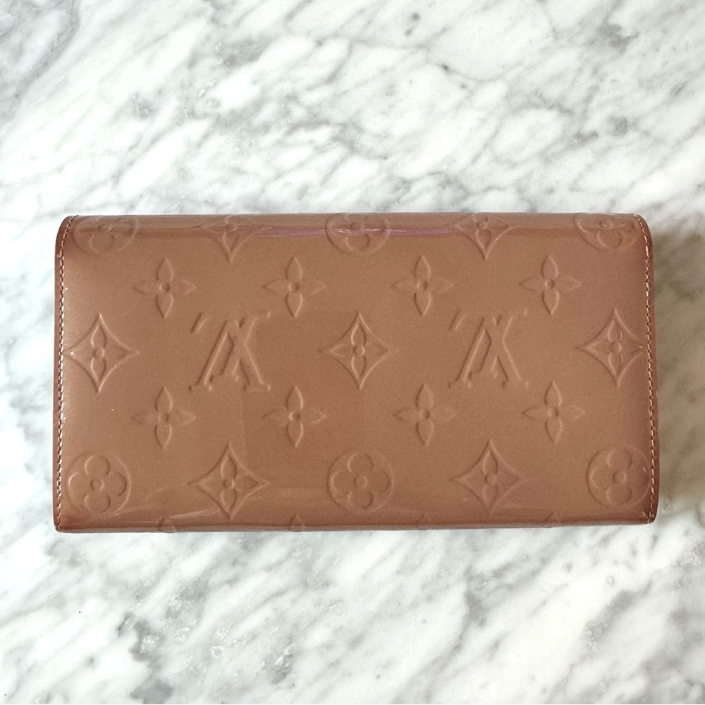💕 LOUIS VUITTON Authentic Neutral Pale Pink Patent Leather Wallet. - Picture 11 of 12